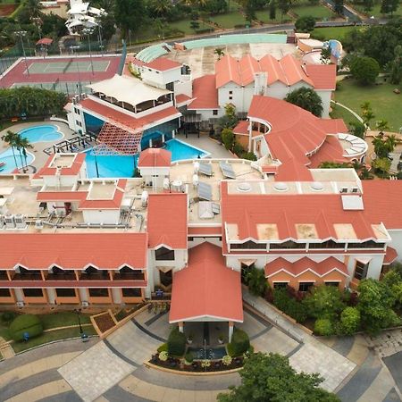 Clarks Exotica Convention Resort & Spa Devanahalli Bagian luar foto