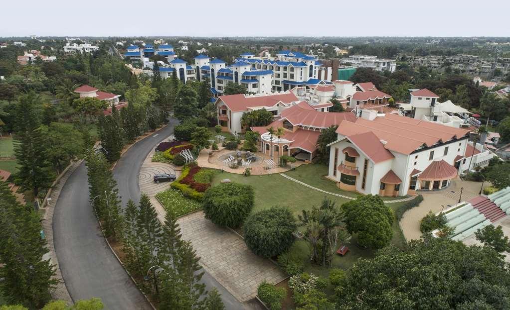 Clarks Exotica Convention Resort & Spa Devanahalli Bagian luar foto