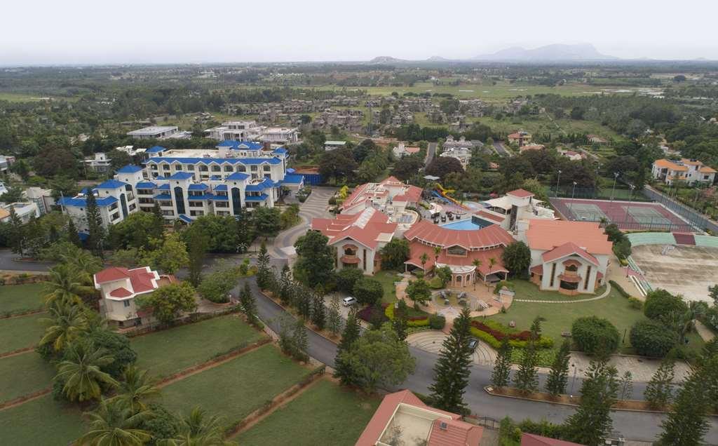 Clarks Exotica Convention Resort & Spa Devanahalli Bagian luar foto