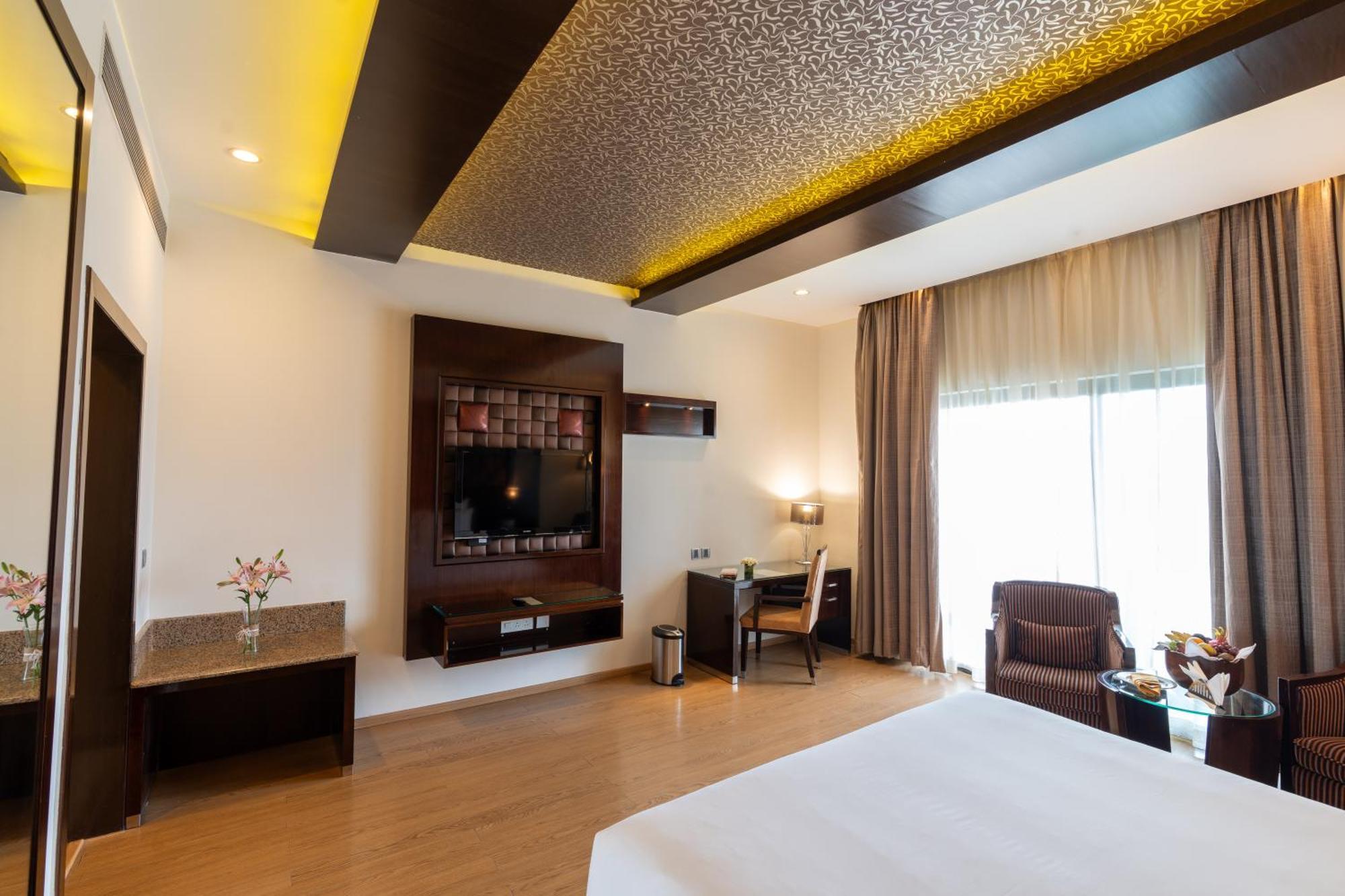 Clarks Exotica Convention Resort & Spa Devanahalli Bagian luar foto