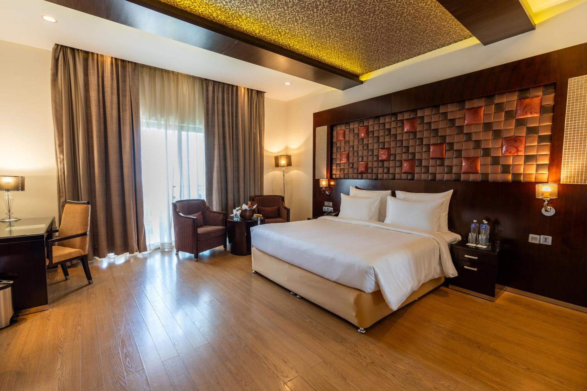 Clarks Exotica Convention Resort & Spa Devanahalli Bagian luar foto
