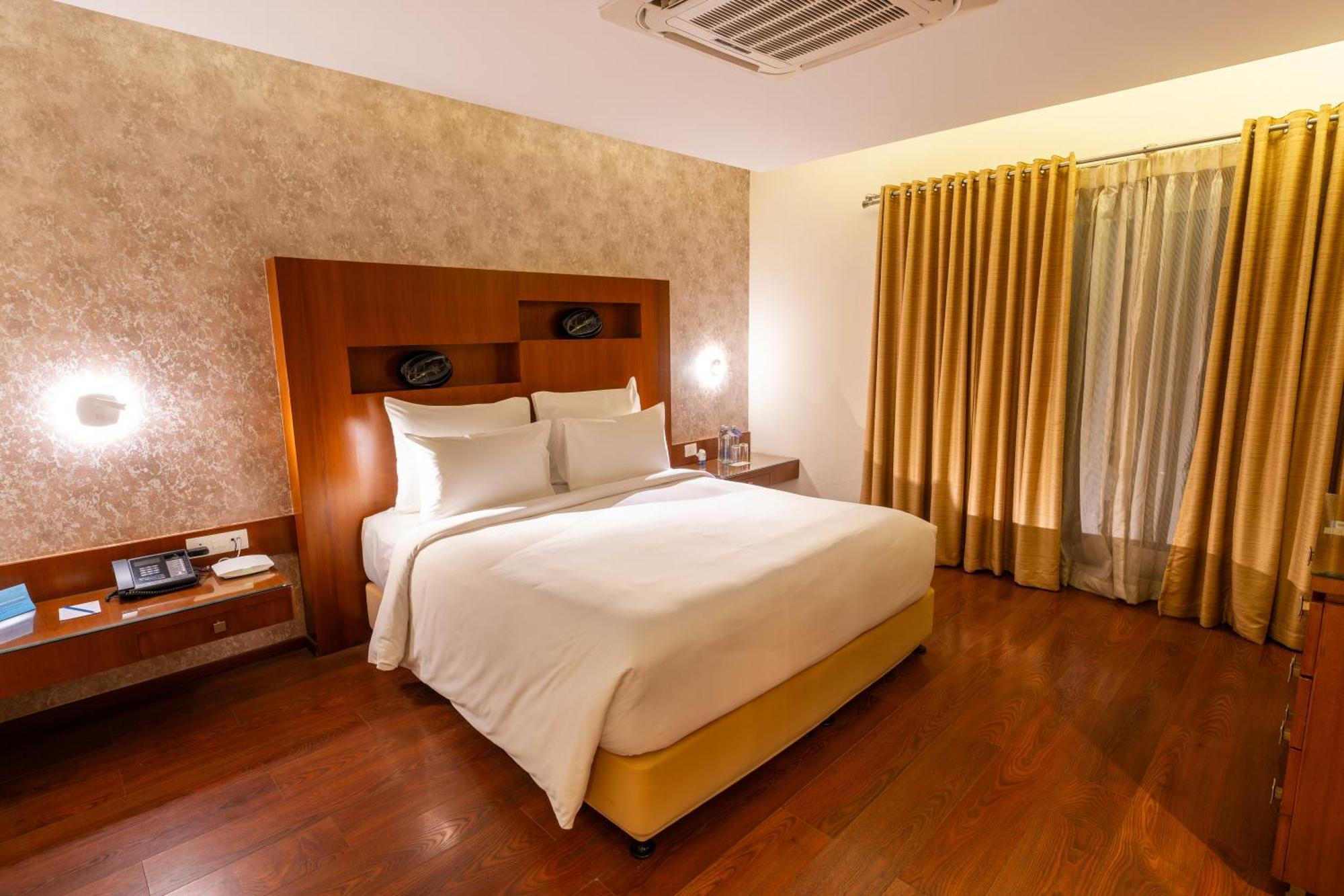 Clarks Exotica Convention Resort & Spa Devanahalli Bagian luar foto